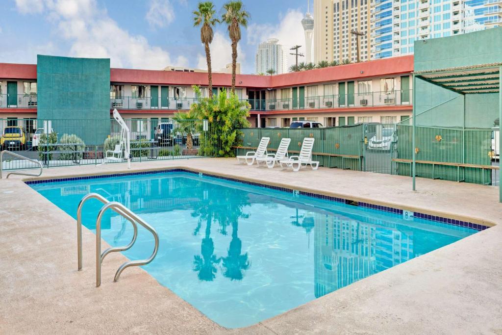 Travelodge by Wyndham Las Vegas image 8